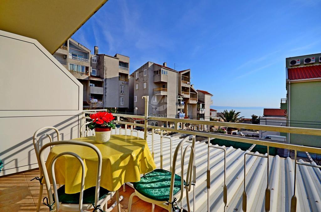 Apartments Mario With Private Parking Makarska Oda fotoğraf