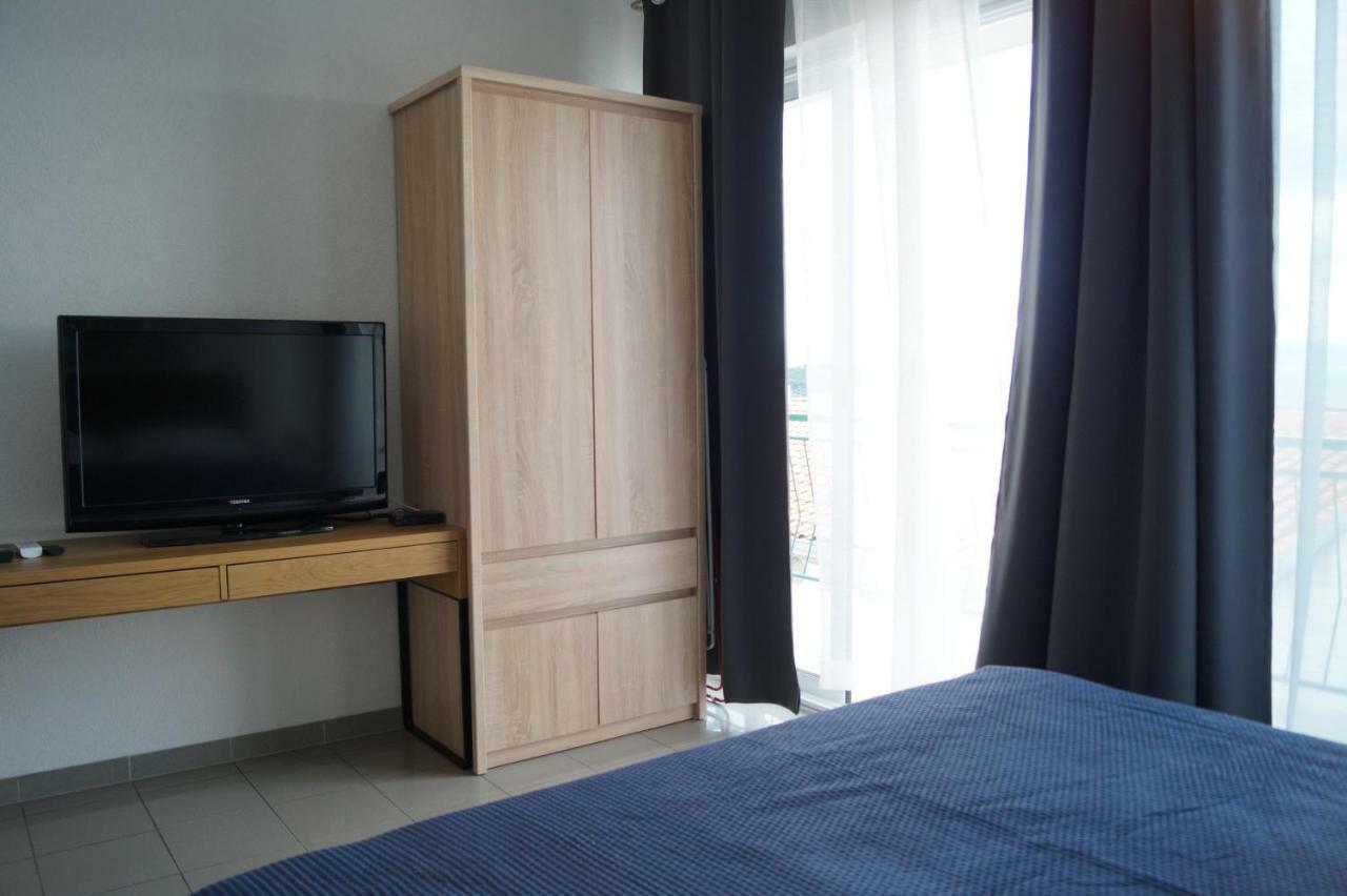 Apartments Mario With Private Parking Makarska Dış mekan fotoğraf